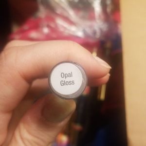 Opal gloss